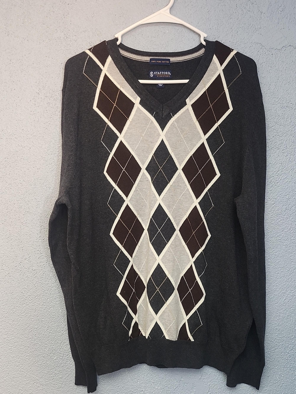 Stafford Men's Charcoal Gray V-Neck Argyle Sweater with Cream & Brown Diamonds